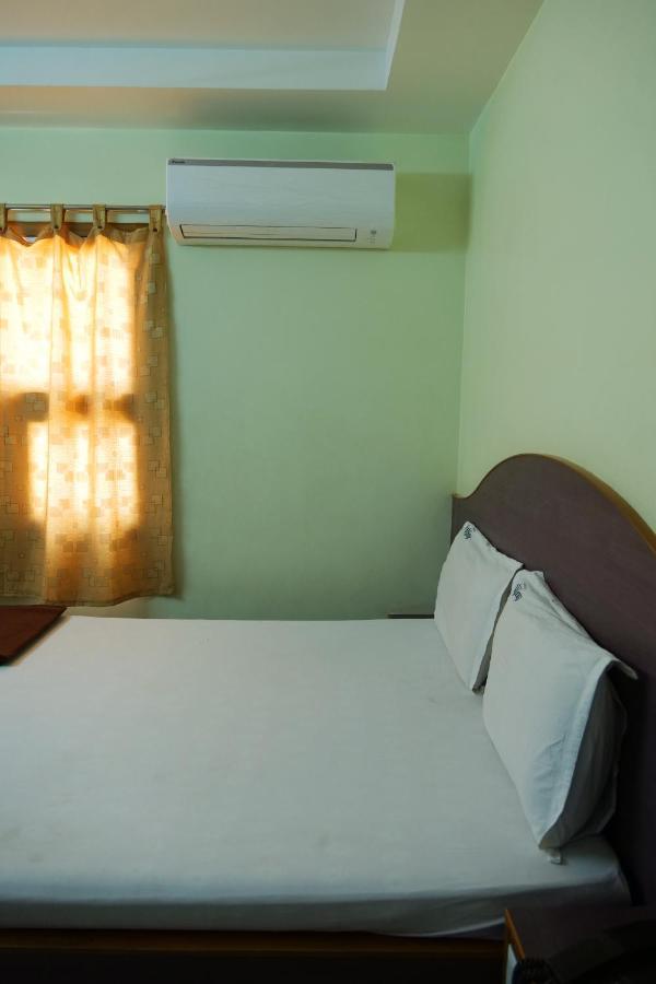 Hotel Vijay Pollāchi Exterior foto